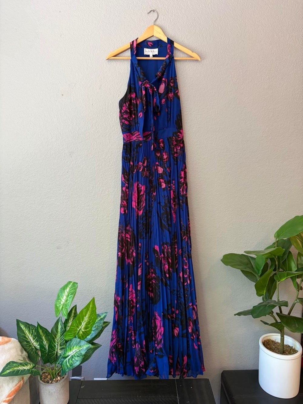 Nicole Miller Blue Maxi Sleeveless Dress with Pink Floral Print Size 2